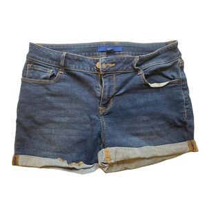 APT 9 Size 12 blue wash Jean denim shorts with rolled hem